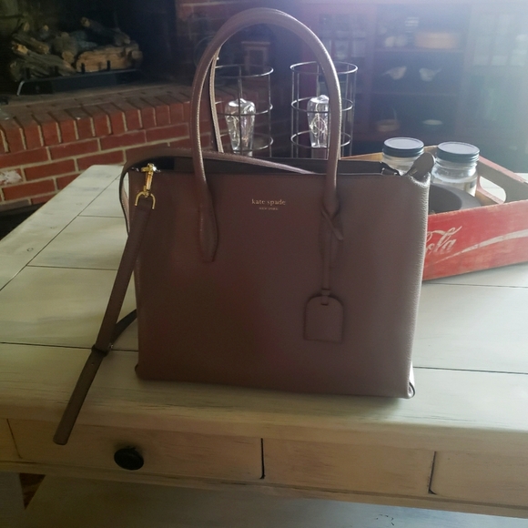 kate spade Handbags - Kate Spade Tote